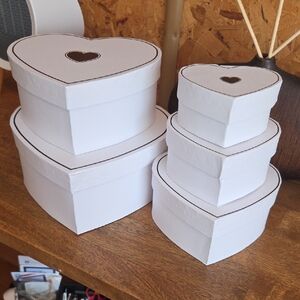 White Heart-Shaped Gift Boxes Set
